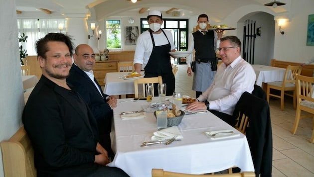 Auch die Gäste beim Seewirt Karner in Podersdorf freuten sich über das Wirtshausfeeling. (Bild: Charlotte Titz)