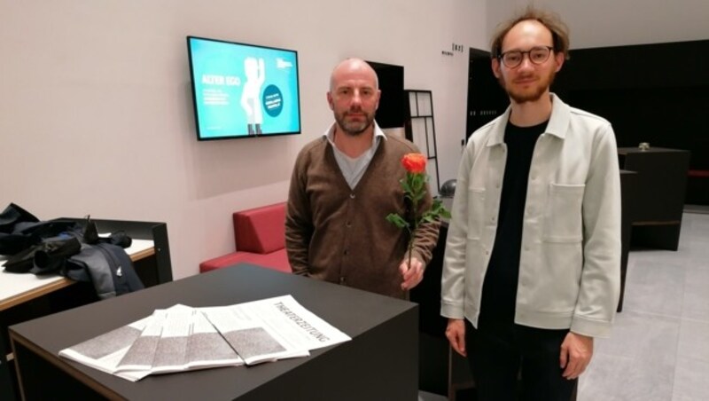 Daniel Wisser (li.) und Felix Hafner zeigten MS und Popkultur. (Bild: Stegmayr Markus)