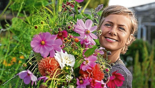Die bekannte Bio-Gärtnerin Angelika Ertl mahnt die Steirer, Bienen mehr zu unterstützen (Bild: MIchael Hochfellner Pfotography)