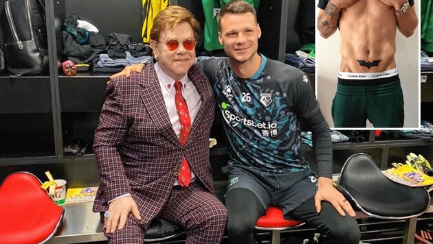 Watfords Edel-Fan Elton John gratulierte Bachmann zum Aufstieg in die Premier League. Für Watfords Fans ist Bachmann Batman - das Symbol trägt er auch auf der Haut. (Bild: zVg)