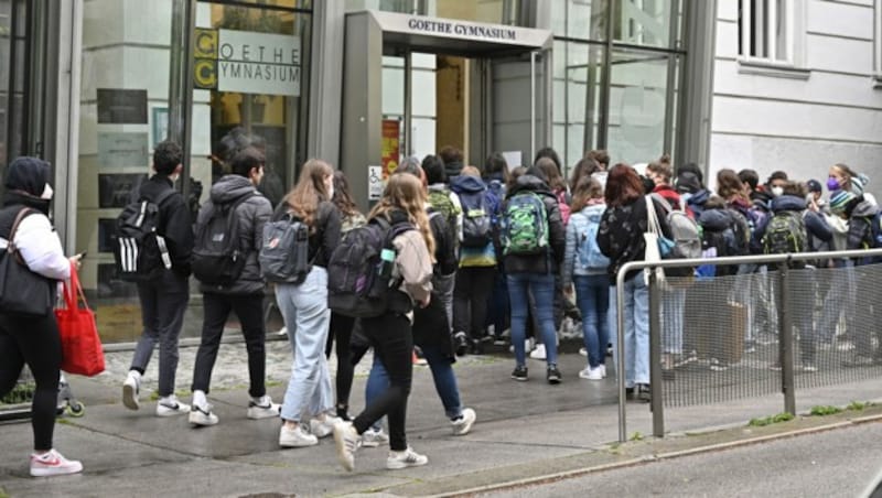 Der Vollbetrieb an den heimischen Schulen startete ab 17. Mai. (Bild: APA/HANS PUNZ)