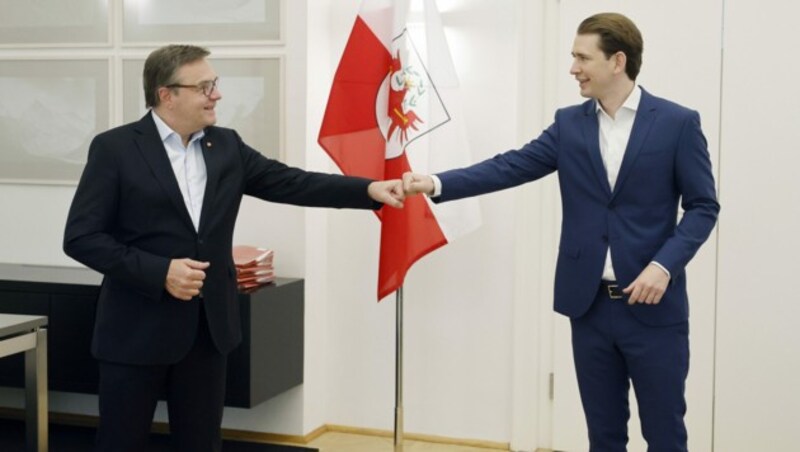 Tirols Landeshauptmann Günther Platter und Bundeskanzler Sebastian Kurz (Bild: BUNDESKANZLERAMT/DRAGAN TATIC)