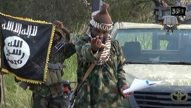 Ein Screenshot von einem Video mit Abubakar Shekau, das Boko Haram als Propagandamaterial 2014 veröffentlichte (Bild: AFP)