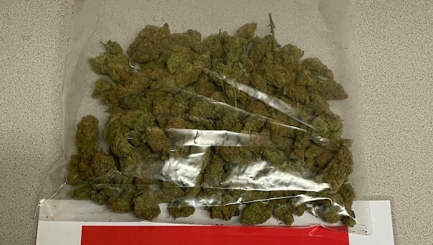 100 Gramm Cannabiskraut wurden sichergestellt. (Bild: Polizei Tirol)