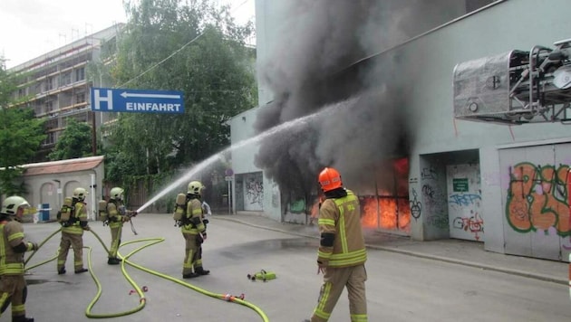 Brand in der Müllsammelstelle (Bild: BF Graz)