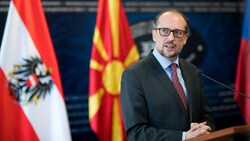 Außenminister Schallenberg beim Besuch in der nordmazedonischen Hauptstadt Skopje (Bild: APA/BMEIA/MICHAEL GRUBER)