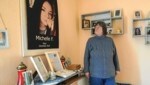 Ramona Fahrngruber im Zimmer ihrer getöteten Tochter (Bild: Markus Wenzel)