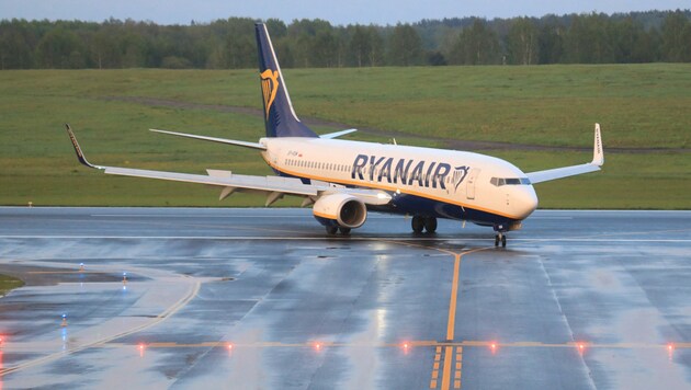 Die Boeing 737-8AS von Ryanair bei der Landung in Vilnius (Bild: AFP)
