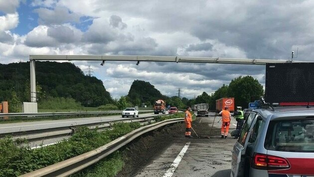 Die Unfallstelle auf der A14 kurz vor der Ausfahrt Götzis/Koblach. (Bild: Polizei Vorarlberg)