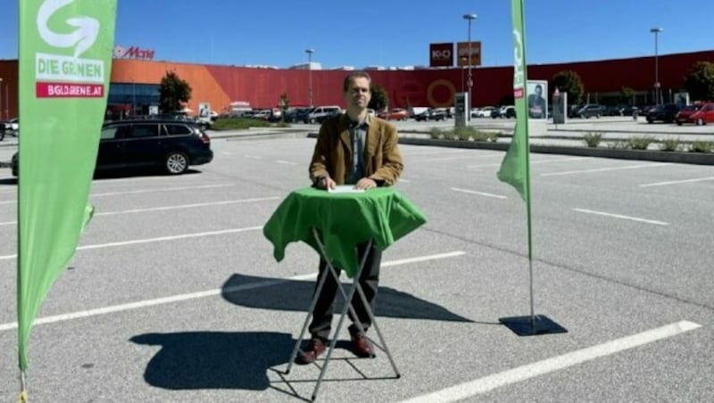 In Oberwart pocht Spitzmüller von den Grünen auf die Einhaltung der Klimastrategie des Landes bei dem Ausbau der Fotovoltaik. (Bild: Christian Schulter)