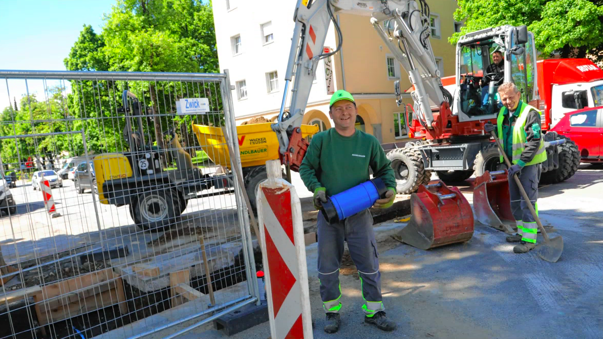 Bis Mitte Juli erneuern die Stadtwerke in der Luegerstraße noch die Wasserleitungsrohre. (Bild: Uta Rojsek-Wiedergut)