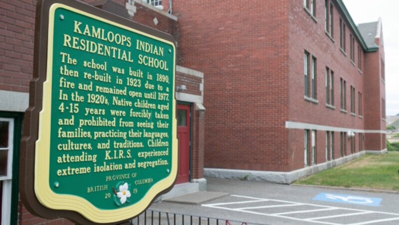 Das ehemalige Internatsgebäude in der Kleinstadt Kamloops. (Bild: AP/The Canadian Press/Andrew Snucins)