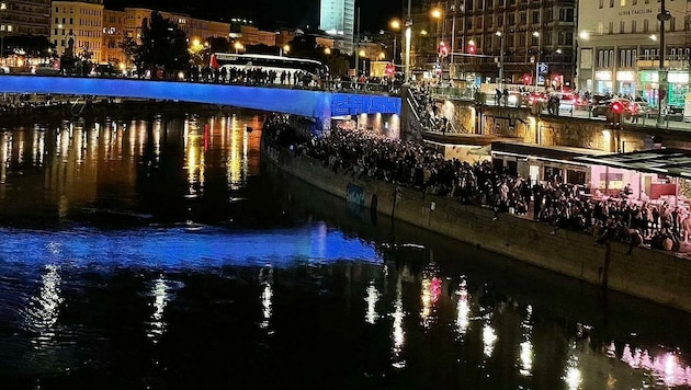 Weit nach 23 Uhr: Trotzdem feierten die Massen am Donaukanal (Bild: Katrin G.)