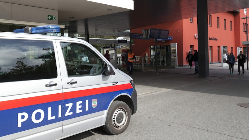 An öffentlichen Plätzen wie dem Bahnhof Dornbirn will die Exekutive präsent sein. (Bild: Mathis Fotografie)