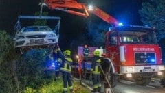 Der 24-jährige Lenker floh nach diesem Unfall in Reichenau. (Bild: Einsatzdoku.at)