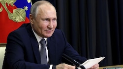 Russlands Präsident Wladimir Putin will sich einer Diskussion über Menschenrechte stellen. Dabei wird er laut seinem Außenminister Probleme in den USA ansprechen. (Bild: AP)