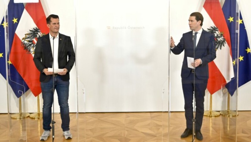 Bundeskanzler Kurz und Gesundheitsminister Mückstein beim Pressestatement am Dienstag (Bild: APA/HERBERT NEUBAUER)