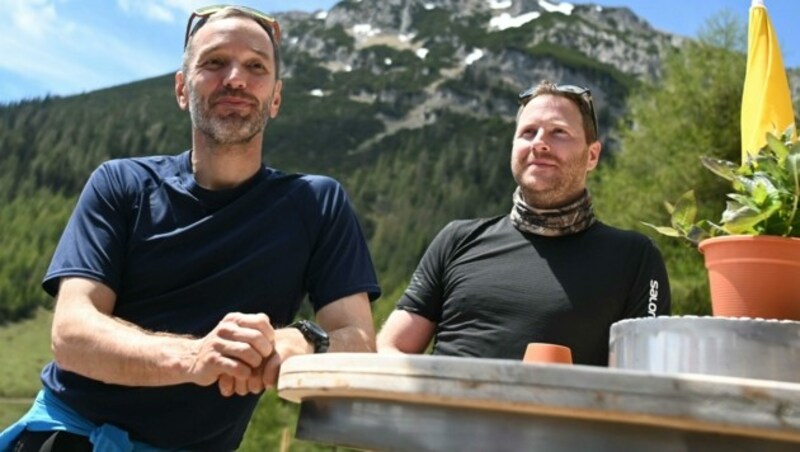 Herbert Kickl und Michael Schnedlitz auf der Rax (Bild: APA/Helmut Fohringer)