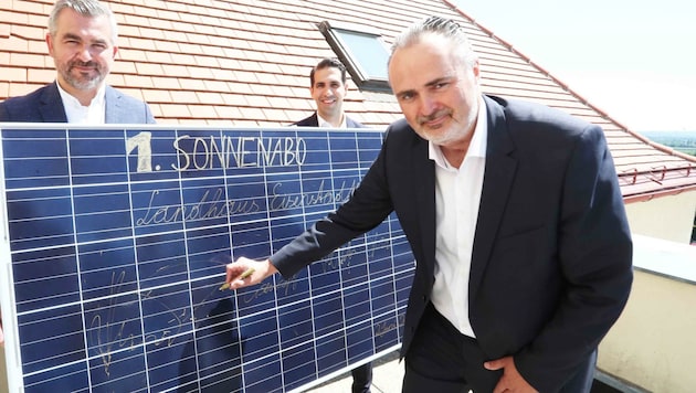 Landesrat Heinrich Dorner, Sharma und Doskozil im Landhaus (Bild: Judt Reinhard)