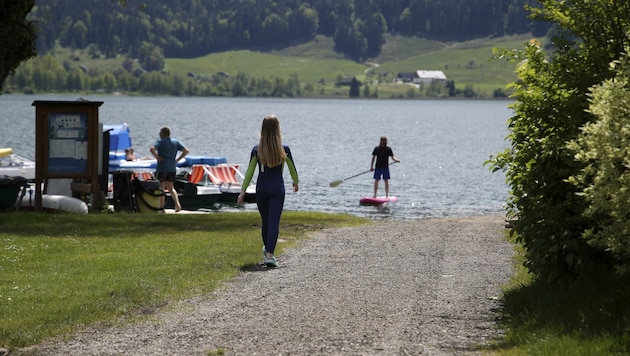 Gäste schätzen besonders Campingplätze direkt an Seen. (Bild: Tröster Andreas)