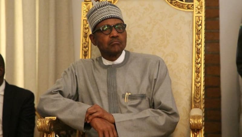 Präsident Muhammadu Buhari hat die Löschung eines seiner Tweets offenbar ganz und gar nicht geschmeckt. (Bild: APA/AFP/AUDU MARTE)