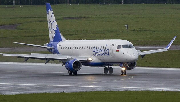 Die weißrussische Airline Belavia hat den Flugverkehr in mehrere EU-Staaten bereits eingestellt. (Bild: The Associated Press)