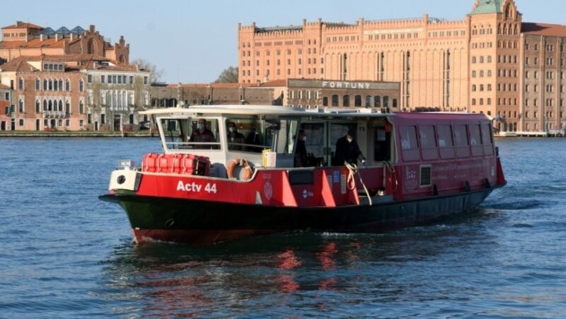 Ein „Vaporetto“ in Venedig (Bild: AFP)