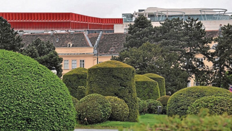 Das Rote wäre der neue Shopping-Klotz: eine Deformation des Stadtbildes (Bild: KRONE KREATIV)