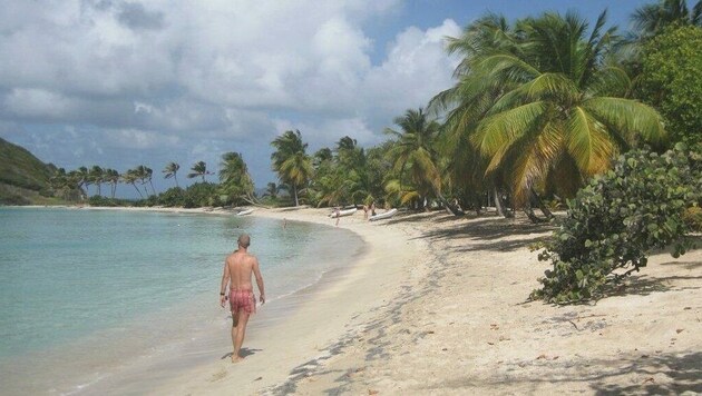 Reisen in die Ferne, wie in die Karibik (li.), sind derzeit schwierig, (Bild: Karl Grammer)