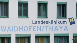 Dem Krankenhaus Waidhofen bleibt eine "abgespeckte" Chirurgie. (Bild: P. Huber)
