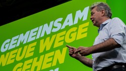 Grünen-Chef und Vizekanzler Werner Kogler verteidigte die Regierungsbeteiligung mit deutlichen Worten. (Bild: FOTOKERSCHI.AT/WERNER KERSCHBAUM)