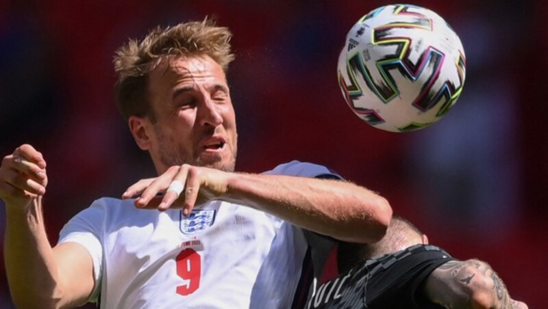 Harry Kane (L) gegen Marcelo Brozovic (Bild: AFP/Laurence Griffiths)