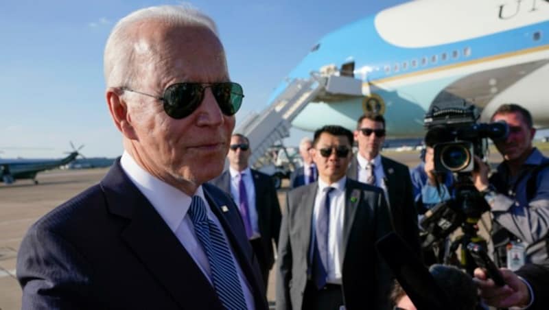 US-Präsident Joe Biden auf seinem Weg von Großbritannien nach Brüssel zum NATO-Gipfel (Bild: Associated Press)