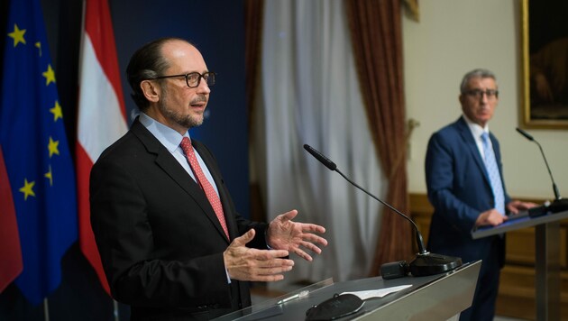 Außenminister Alexander Schallenberg (ÖVP) und sein maltesischer Amtskollege Evarist Bartolo sind sich in Sachen illegaler Migration einig. (Bild: APA/AUSSENMINISTERIUM/MICHAEL GRUBER)