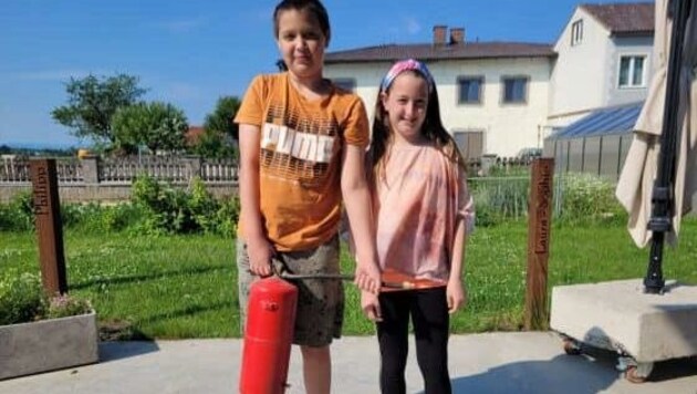 Junge Helden: Fabian Datzinger mit Schwester Laura-Sophie. (Bild: Freiwillige Feuerwehr St.Pölten - Ratzersdorf)