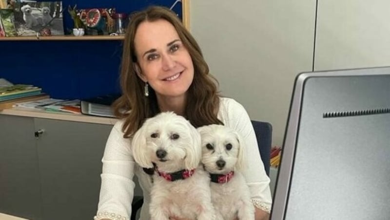 Tierecke-Ressortleiterin Maggie Entenfellner mit „Heidi“ und „Luise“. (Bild: Maggie Entenfellner)