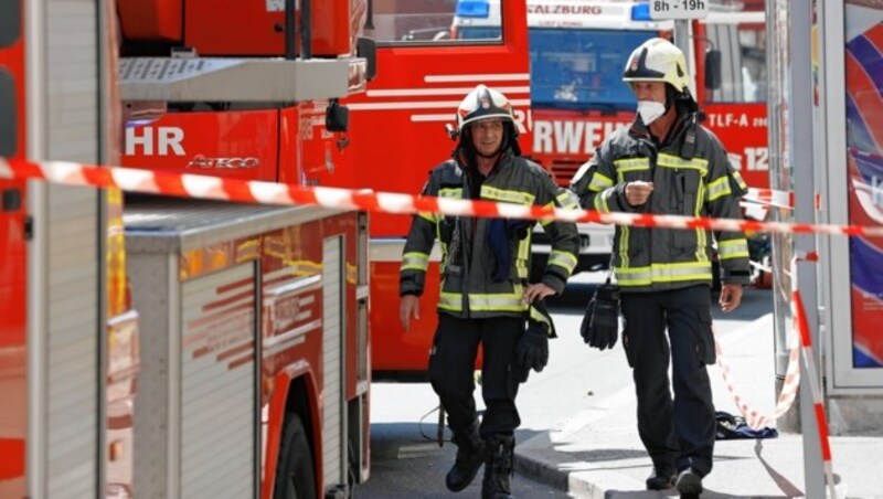 Neben der Berufsfeuerwehr war auch die Freiwillige Feuerwehr Stadtbereitschaft im Einsatz. (Bild: Markus Tschepp)