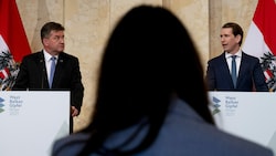 Der EU-Sonderbeauftragte Miroslav Lajcak und Bundeskanzler Sebastian Kurz (Bild: AFP)