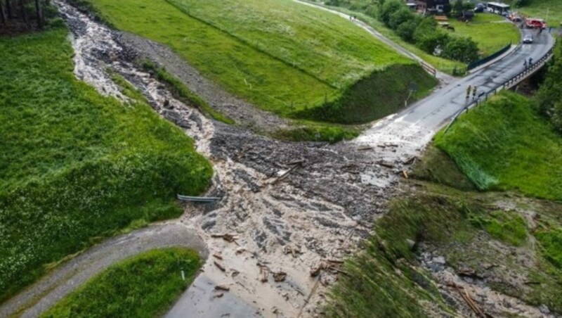 Die Mure in Sellrain war rund 70 Meter breit. (Bild: zeitungsfoto.at)