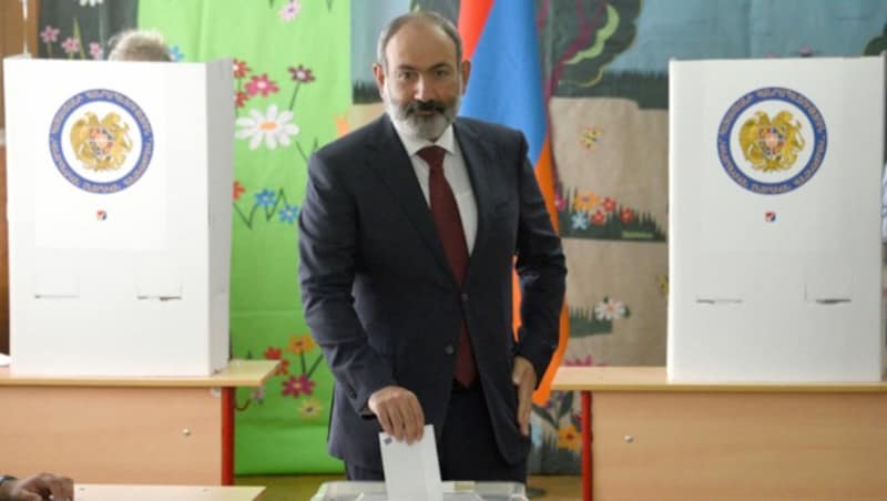 Regierungschef Nikol Paschinjan sah das Wahlergebnis als deutlichen Regierungsauftrag. (Bild: APA/AFP/Karen MINASYAN)