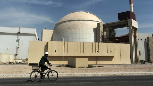 Das Reaktorgebäude des Atomkraftwerks Bushehr (Bild: AP Photo/Mehr News Agency, Majid Asgaripour, File)