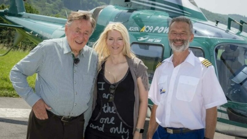 Chefpilot Wolfgang Pitterle flog Richard Lugner und sein „Bienchen“ Simone zum romantischen Dinner. (Bild: Paul Plutsch)