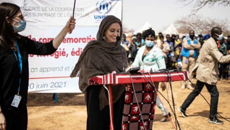 Angelina Jolie rief in Burkina Faso zu mehr Flüchtlingshilfe auf. (Bild: APA/AFP)