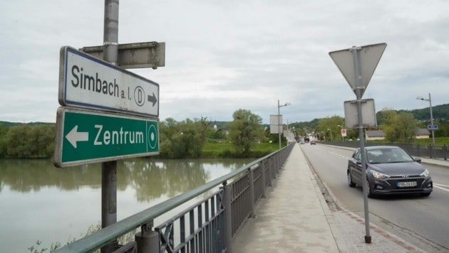 Die deutsche Stadt Simbach und die Innviertler Bezirksstadt Braunau sind nur den Inn getrennt, über den eine Brücke verbindet (Bild: Pressefoto Scharinger © Daniel Scharinger)