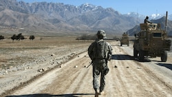 Ein US-Soldat auf Patrouille in Afghanistan (Bild: AFP)
