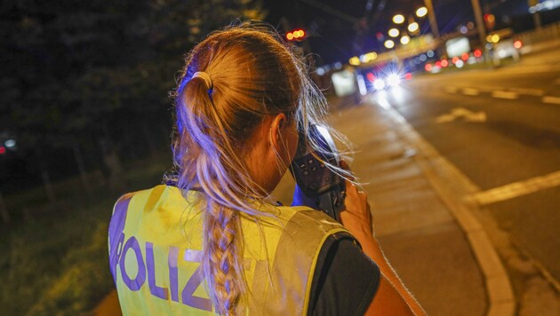 Ein Salzburger Autobahn-Polizist tappte 2019 in die Radar-Falle – erst jetzt gab es eine Strafe. (Bild: Tschepp Markus)