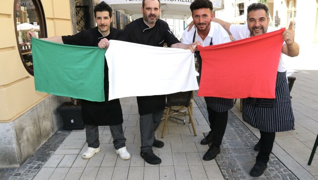 Franco Zucca (re.) und sein Team sind von einem Sieg Italiens überzeugt (Bild: Jauschowetz Christian)