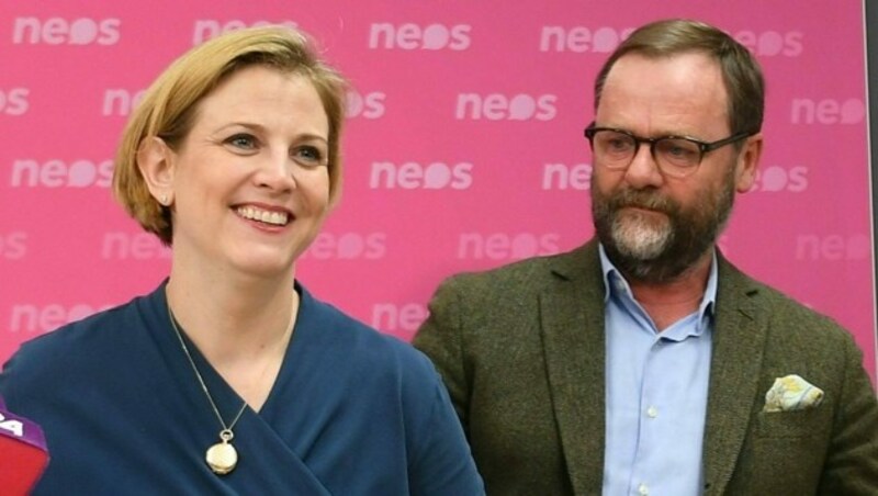 NEOS-Vorsitzende Beate Meinl-Reisinger und Ex-NEOS-Wirtschaftssprecher Sepp Schellhorn (Bild: APA/Helmut Fohringer)