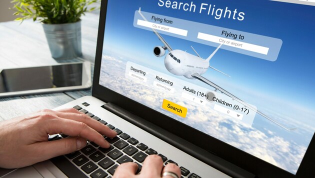 Gebucht hatten die Leser über ein Online-Flugportal (Symbolbild). (Bild: ©REDPIXEL - stock.adobe.com)