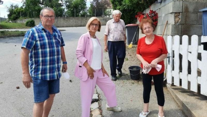 Landeshauptfrau Johanna Mikl-Leitner beim Lokalaugenschein in Schrattenberg im Bezirk Mistelbach (Bild: Patrick Huber)